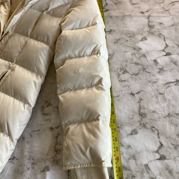 Ivory winter coat 🤍 - Picture 11 of 14